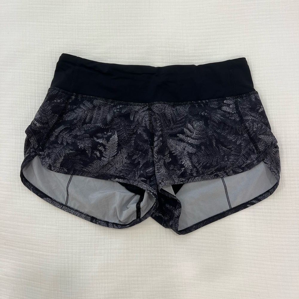Lululemon Speed Up Low-Rise Lined Short 2.5" Size 2